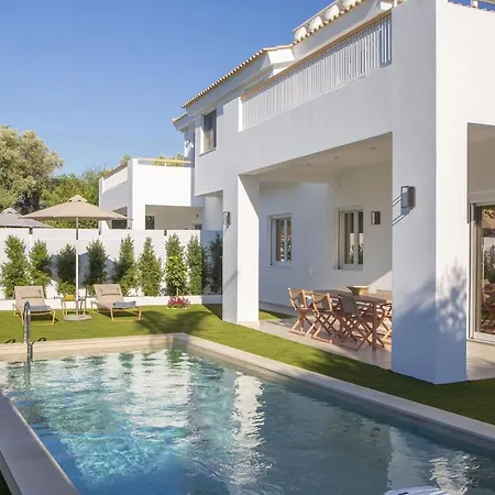 The Quad Luxury Villas Lygia  Extérieur photo